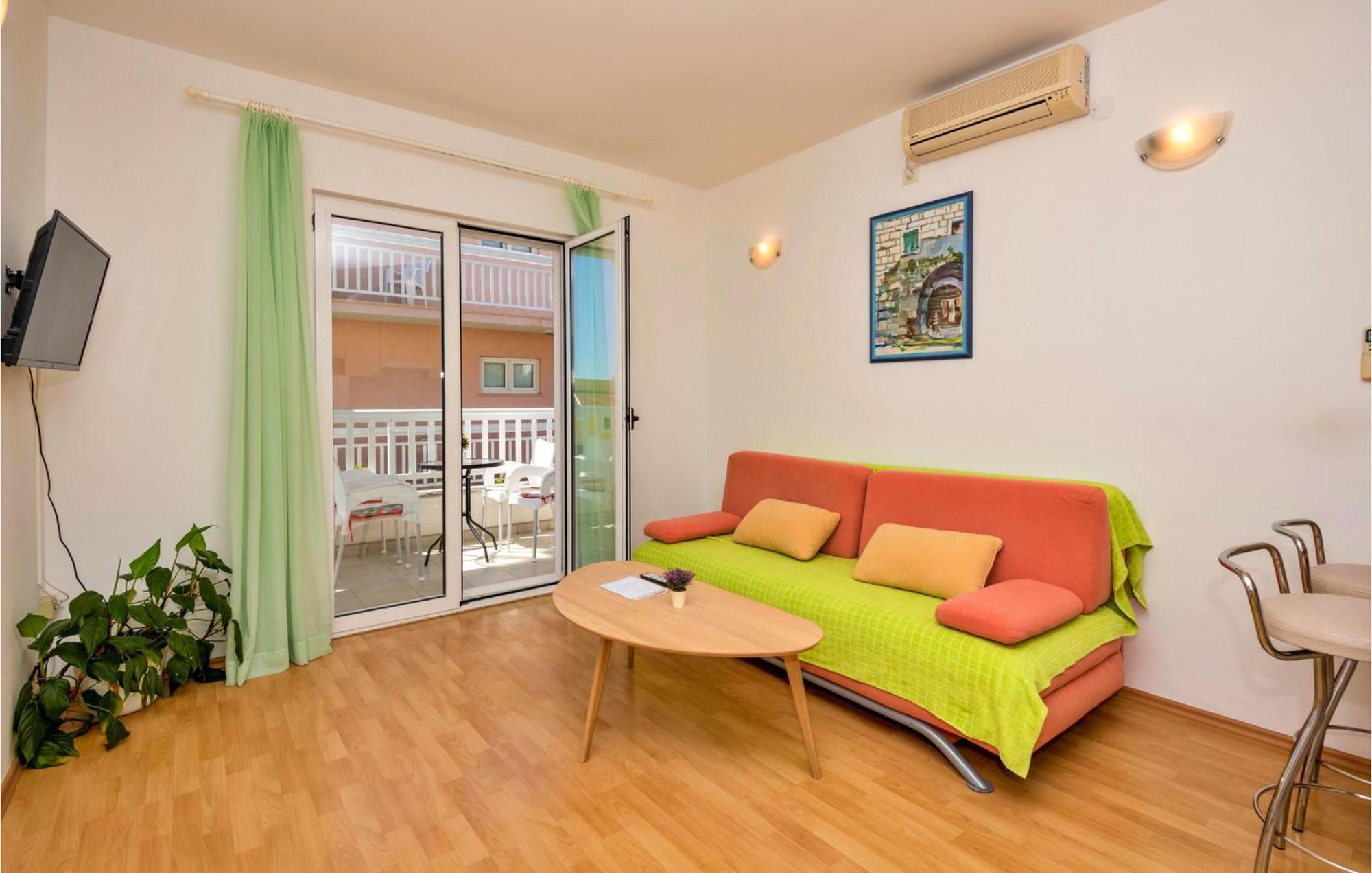 Lovely In With Kitchen Apartman *