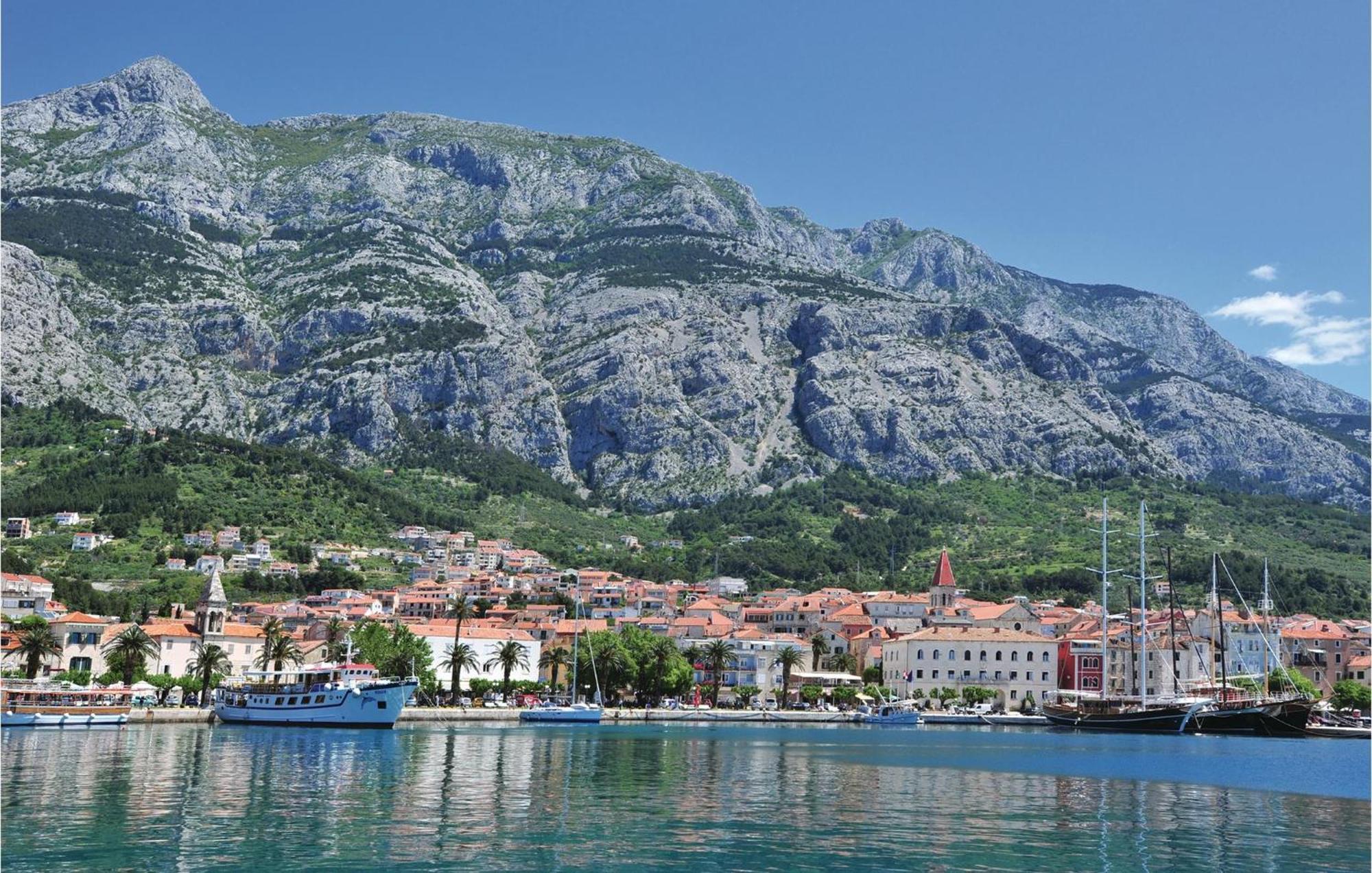 Lovely In With Kitchen Makarska